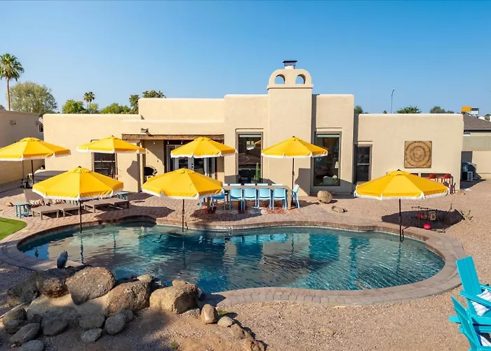 Pickleball & Mini Golf Karaoke Game Glendale
